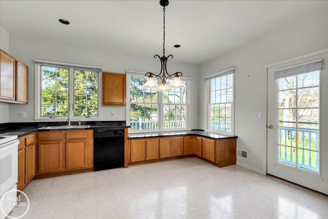 663 N Riverside Avenue, St Clair, MI 48079