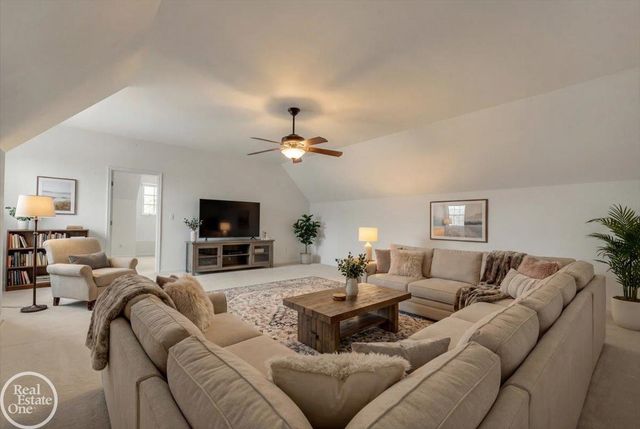 663 N Riverside Avenue, St Clair, MI 48079