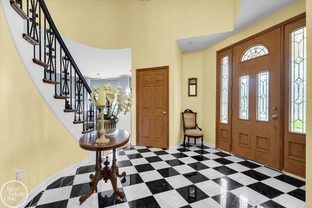 663 N Riverside Avenue, St Clair, MI 48079