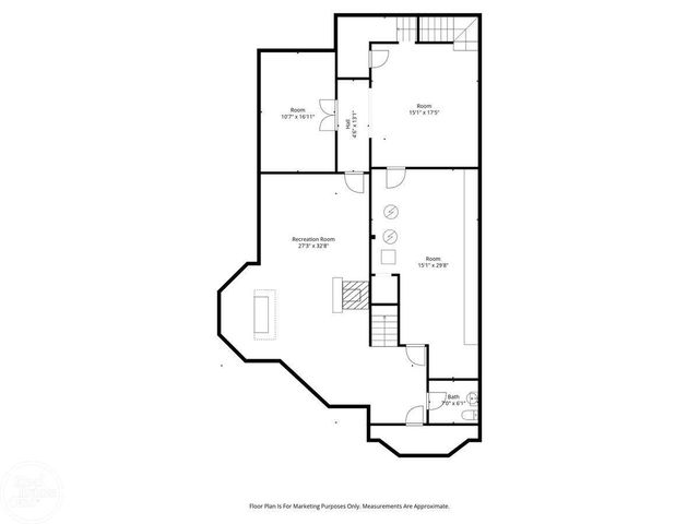 663 N Riverside Avenue, St Clair, MI 48079