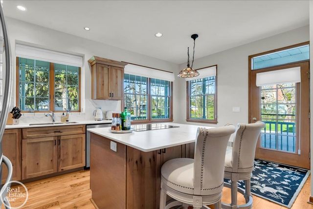 663 N Riverside Avenue, St Clair, MI 48079