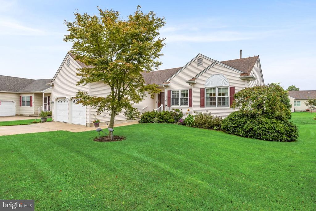 11 TARA LN, DELRAN TWP, NJ 08075 — photo 2