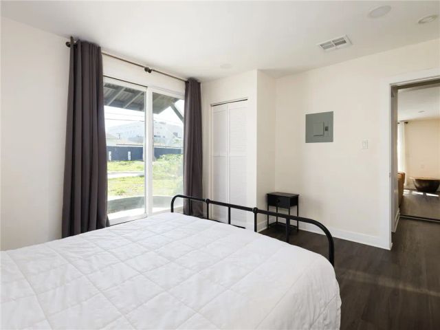 5518 W 117th Street, Hawthorne, CA 90304