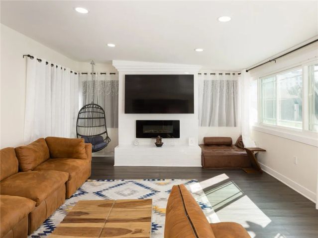 5518 W 117th Street, Hawthorne, CA 90304