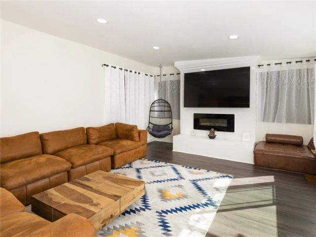 5518 W 117th Street, Hawthorne, CA 90304