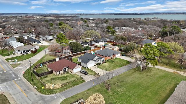 603 Cain Street, Lake Dallas, TX 75065