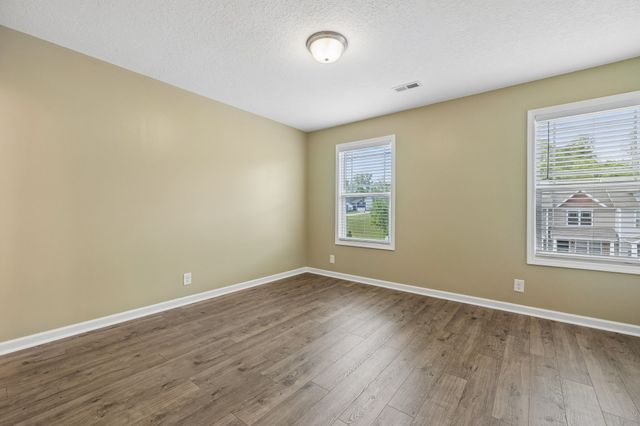 204 Woodland Valley Lane, Clarksville, TN 37040