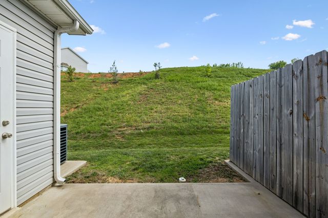 204 Woodland Valley Lane, Clarksville, TN 37040