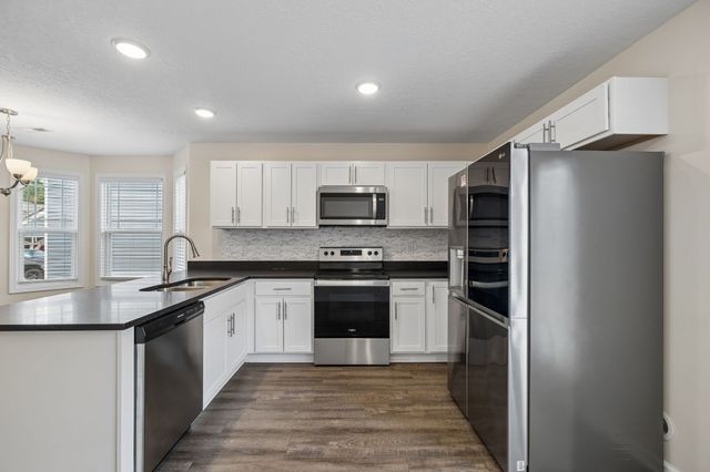 204 Woodland Valley Lane, Clarksville, TN 37040