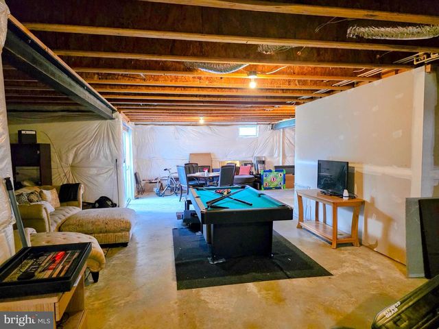 109 SEURAT LN, Martinsburg, WV 25403