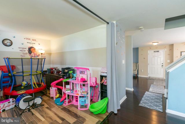 109 SEURAT LN, Martinsburg, WV 25403