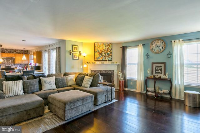 109 SEURAT LN, Martinsburg, WV 25403
