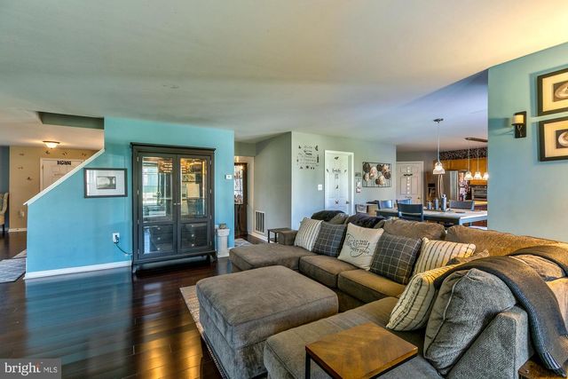 109 SEURAT LN, Martinsburg, WV 25403