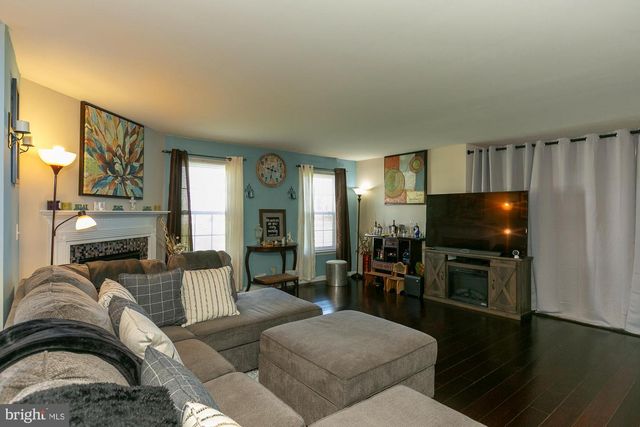 109 SEURAT LN, Martinsburg, WV 25403