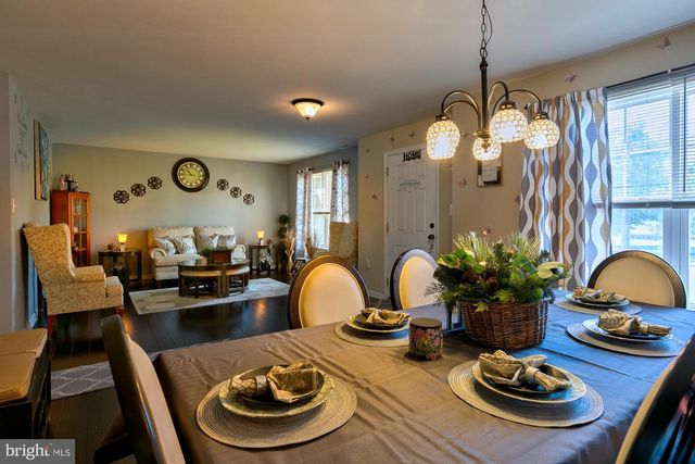 109 SEURAT LN, Martinsburg, WV 25403