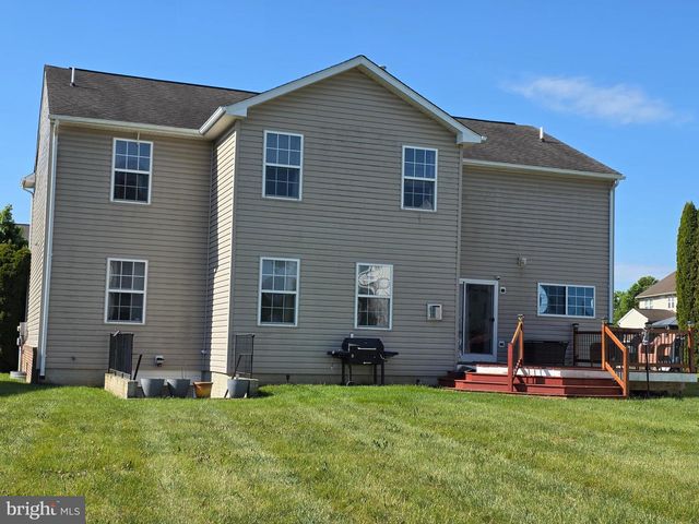 109 SEURAT LN, Martinsburg, WV 25403