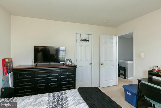 109 SEURAT LN, Martinsburg, WV 25403
