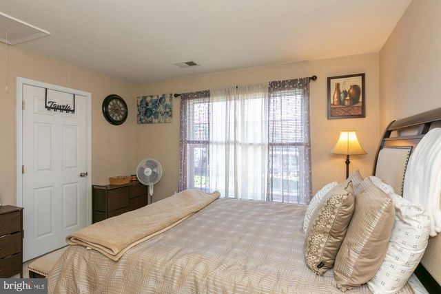109 SEURAT LN, Martinsburg, WV 25403