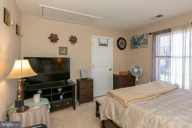 109 SEURAT LN, Martinsburg, WV 25403