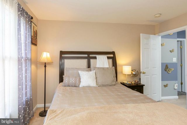 109 SEURAT LN, Martinsburg, WV 25403