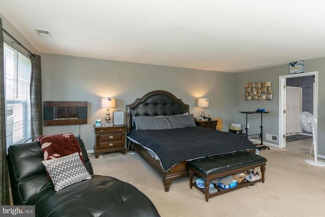 109 SEURAT LN, Martinsburg, WV 25403