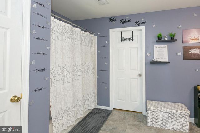 109 SEURAT LN, Martinsburg, WV 25403