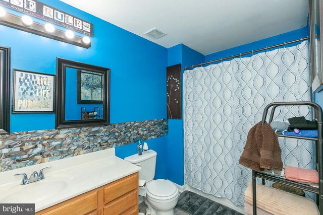 109 SEURAT LN, Martinsburg, WV 25403