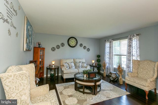 109 SEURAT LN, Martinsburg, WV 25403