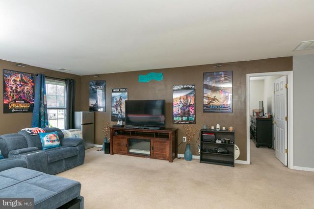 109 SEURAT LN, Martinsburg, WV 25403