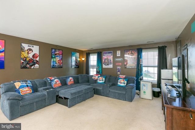 109 SEURAT LN, Martinsburg, WV 25403