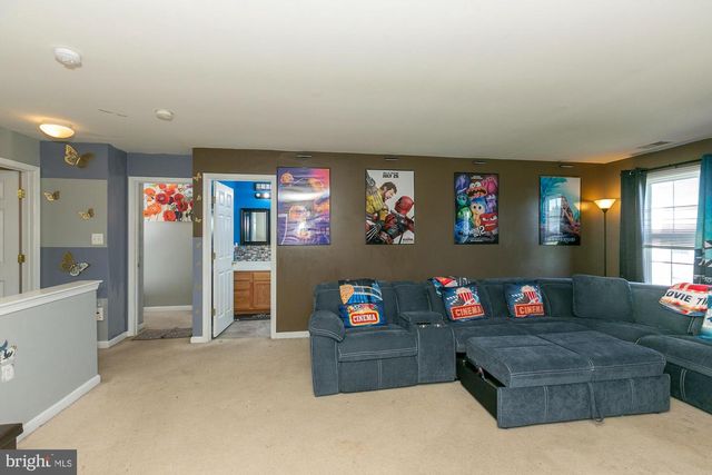 109 SEURAT LN, Martinsburg, WV 25403
