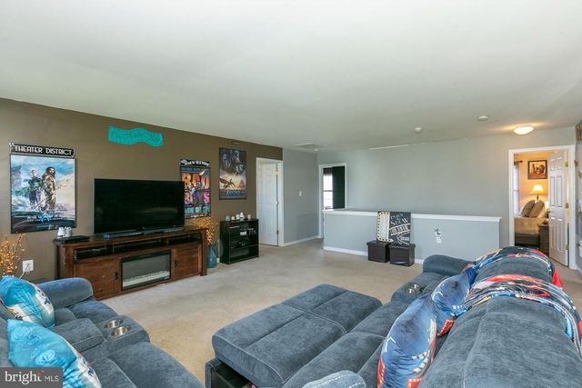 109 SEURAT LN, Martinsburg, WV 25403