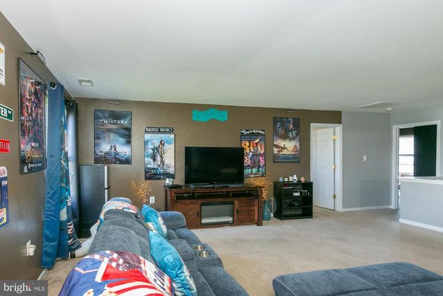 109 SEURAT LN, Martinsburg, WV 25403