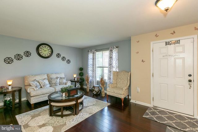109 SEURAT LN, Martinsburg, WV 25403
