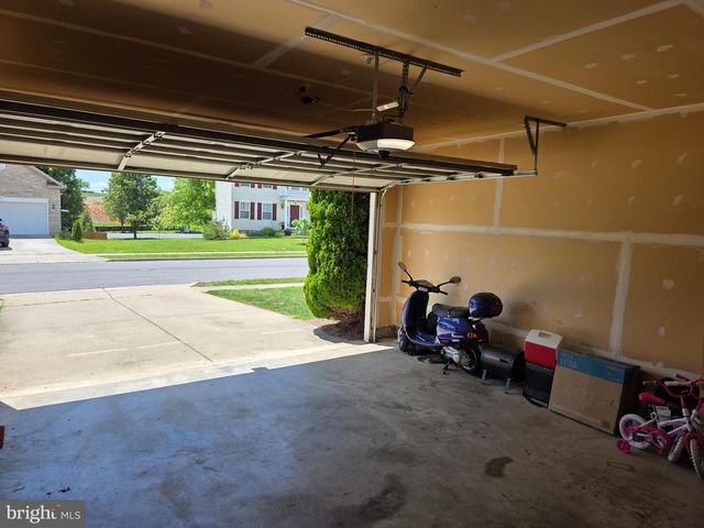 109 SEURAT LN, Martinsburg, WV 25403