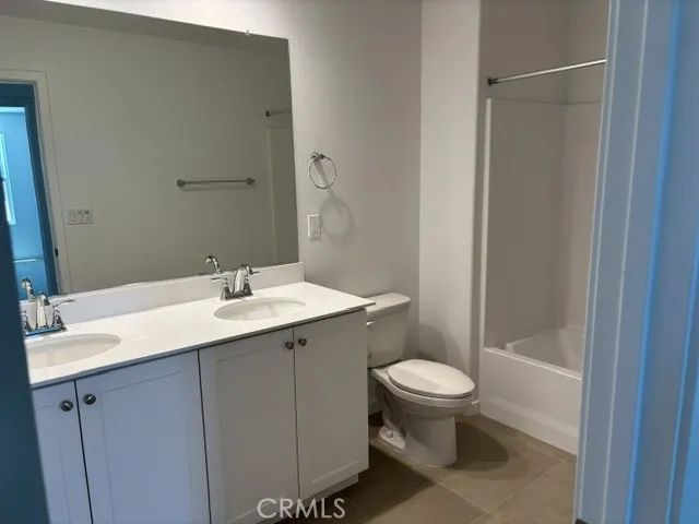8834 Waltham, Hesperia, CA 92344