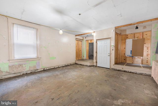 33 W 2ND ST, Lansdale, PA 19446
