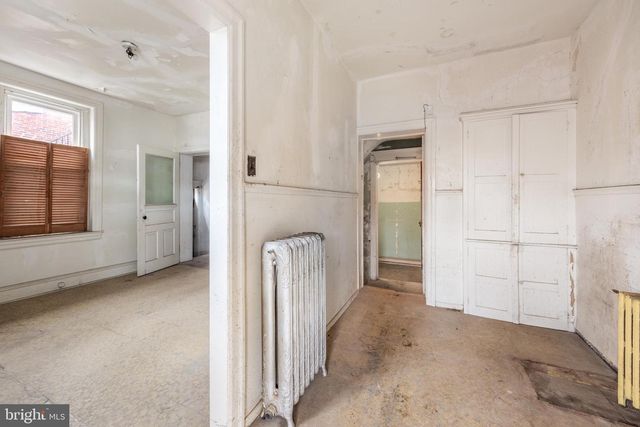 33 W 2ND ST, Lansdale, PA 19446