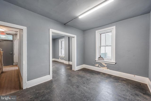 33 W 2ND ST, Lansdale, PA 19446