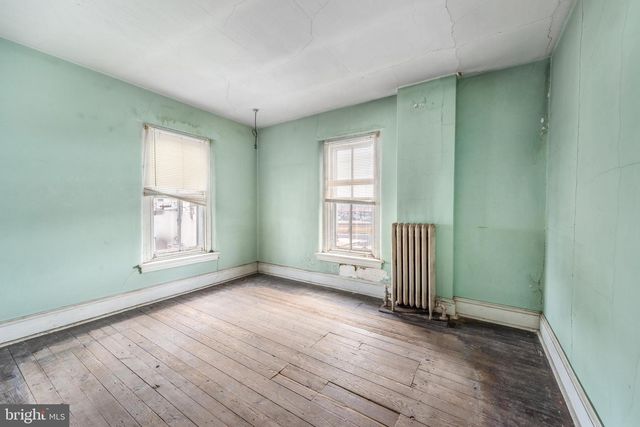 33 W 2ND ST, Lansdale, PA 19446