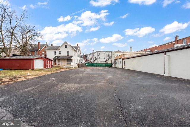 33 W 2ND ST, Lansdale, PA 19446