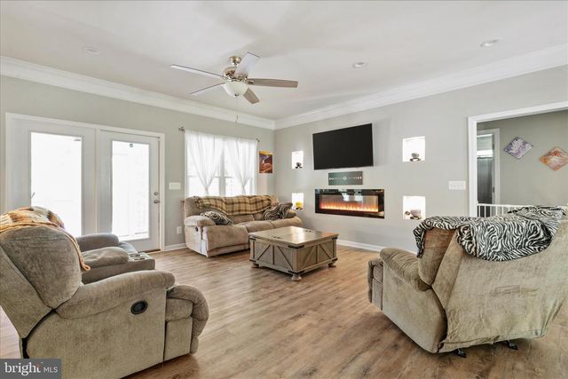 160 CAMP DAVID CT, Linden, VA 22642