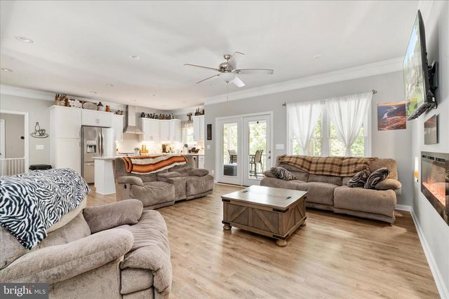 160 CAMP DAVID CT, Linden, VA 22642