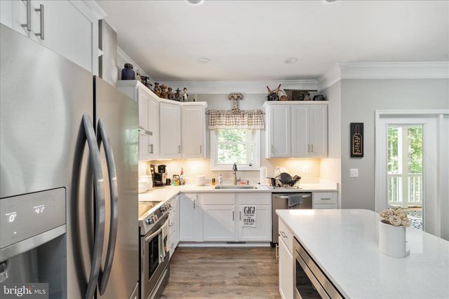 160 CAMP DAVID CT, Linden, VA 22642
