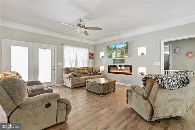 160 CAMP DAVID CT, Linden, VA 22642