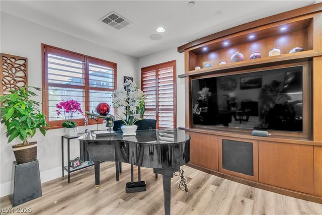 9050 West Tropicana Avenue 1102, Las Vegas, NV 89147