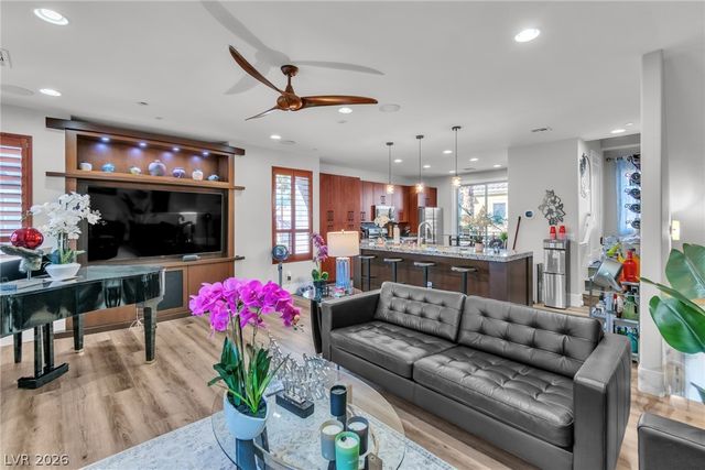 9050 West Tropicana Avenue 1102, Las Vegas, NV 89147
