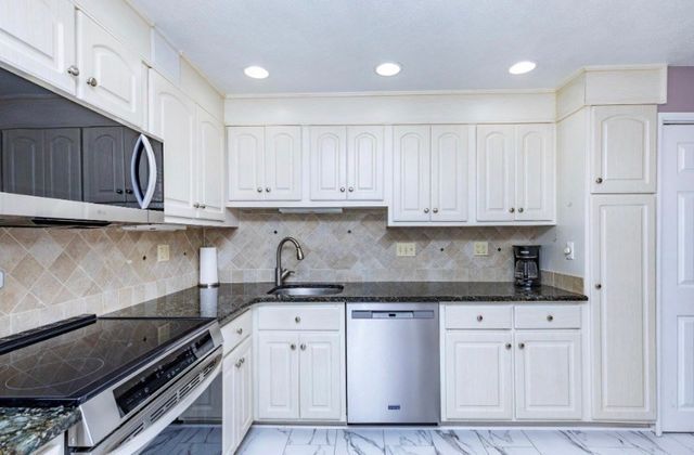 120 Parker St 22, Acton, MA 01720