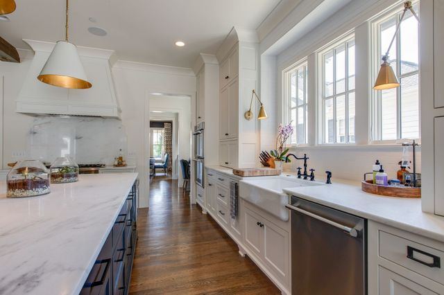 204 Elmington Ave, Nashville, TN 37205