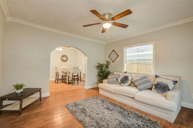 911 Wooding Street, Houston, TX 77011